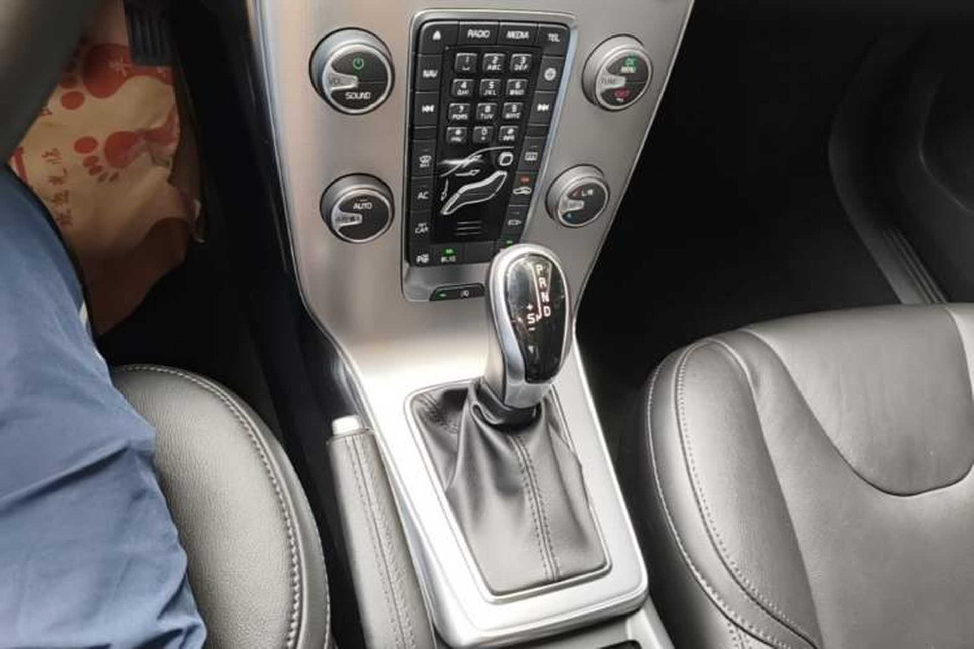 Used Volvo V40 2017 T3 Zhiya Edition Gear Lever