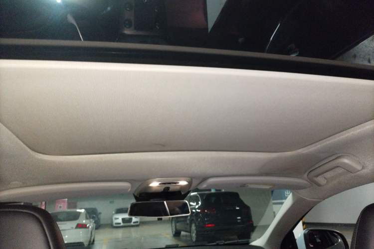 Used Volvo V40 2017 T3 Zhiya Edition Headliner