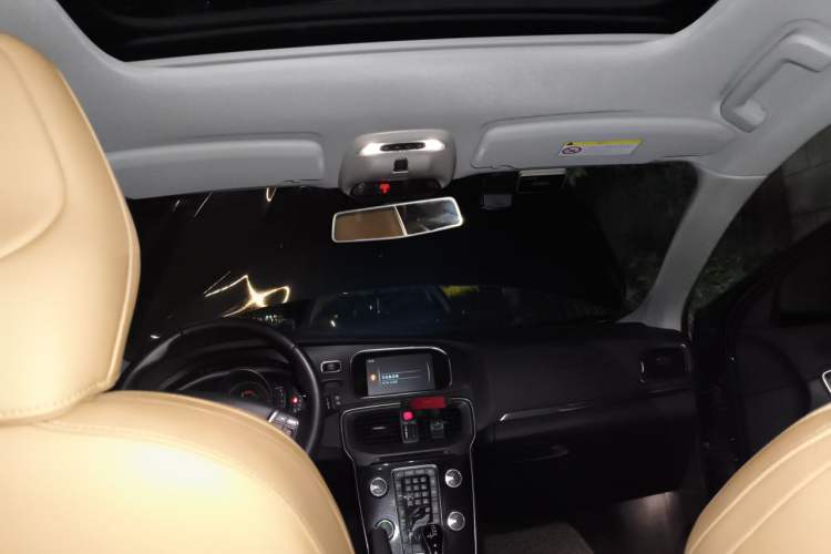 Used Volvo V40 2017 T3 Zhiyi Edition Headliner