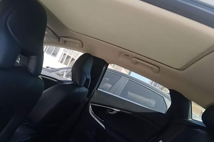 Used Volvo V40 2017 T3 Zhiya Edition Headliner