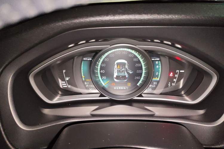 Used Volvo V40 2017 T3 Zhiyi Edition Instrument Cluster