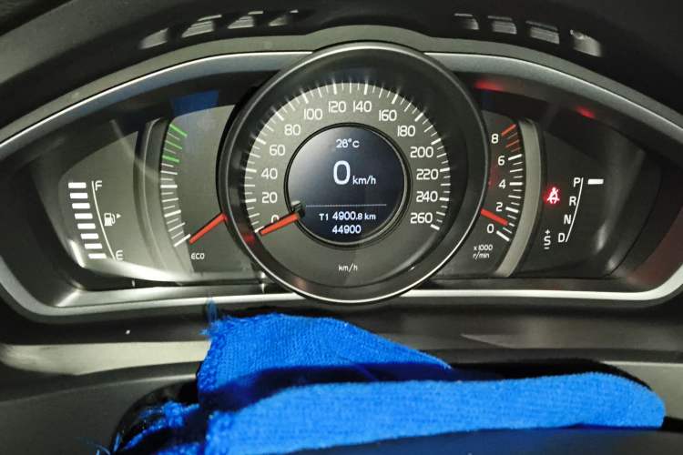 Used Volvo V40 2017 T3 Smart Edition Instrument Cluster