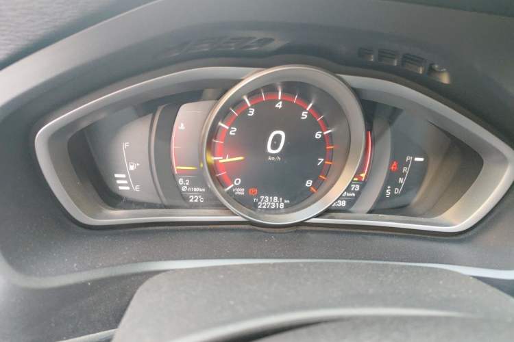 Used Volvo V40 2017 T3 Zhiyi Edition Instrument Cluster