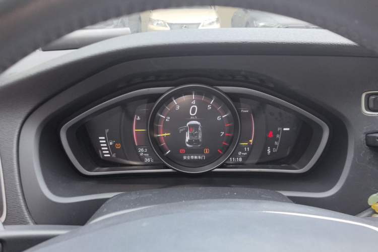 Used Volvo V40 2017 T3 Zhiyi Edition Instrument Cluster