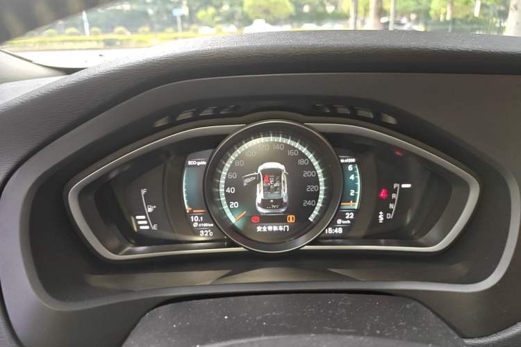 Used Volvo V40 2017 T3 Zhiyi Edition Instrument Cluster