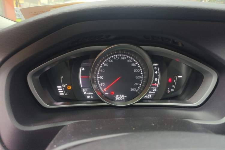 Used Volvo V40 2017 T3 Zhiyi Edition Instrument Cluster
