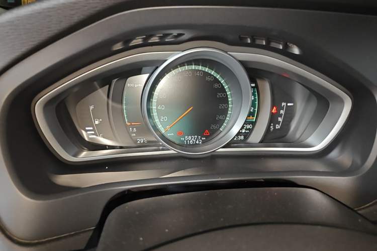 Used Volvo V40 2017 T3 Zhiyi Edition Instrument Cluster