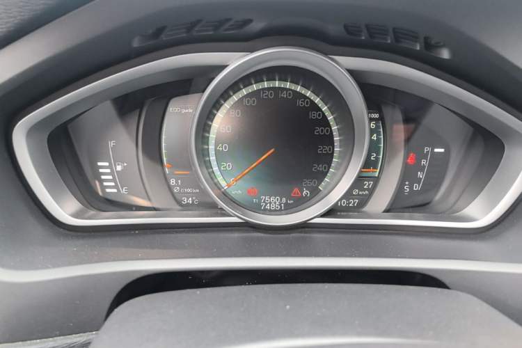 Used Volvo V40 2017 T3 Zhiyi Edition Instrument Cluster
