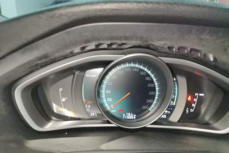 Used Volvo V40 2017 T3 Zhiyi Edition Instrument Cluster