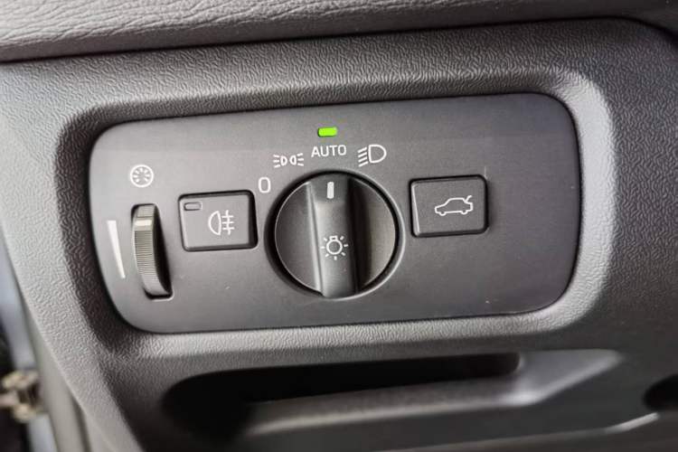 Used Volvo V40 2017 T3 Zhiyi Edition Interior 10