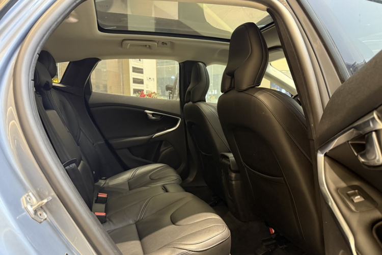 Used Volvo V40 2017 T3 Zhiyi Edition Interior 11