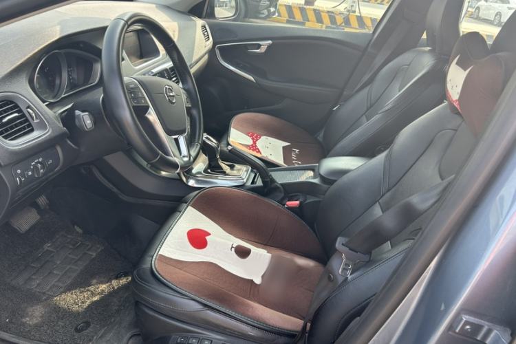 Used Volvo V40 2017 T3 Zhiyi Edition Interior 3