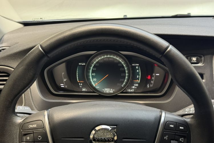 Used Volvo V40 2017 T3 Zhiyi Edition Interior 4