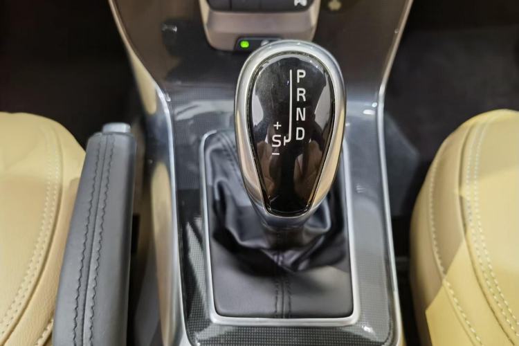 Used Volvo V40 2017 T3 Zhiyi Edition Interior 5
