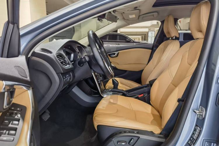 Used Volvo V40 2017 T3 Zhiyi Edition Interior 7