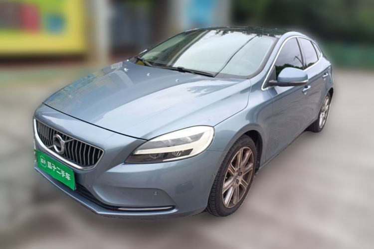 Used Volvo V40 2017 T3 Zhiya Edition Guazi used car, China used car export, Used car for sale, Used  cars, Cheapest cars for sale