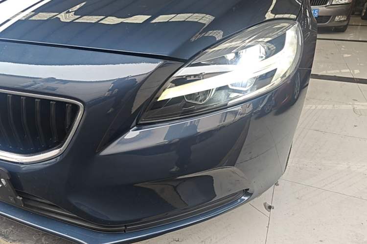 Used Volvo V40 2017 T3 Zhiyi Edition Left Front Headlight