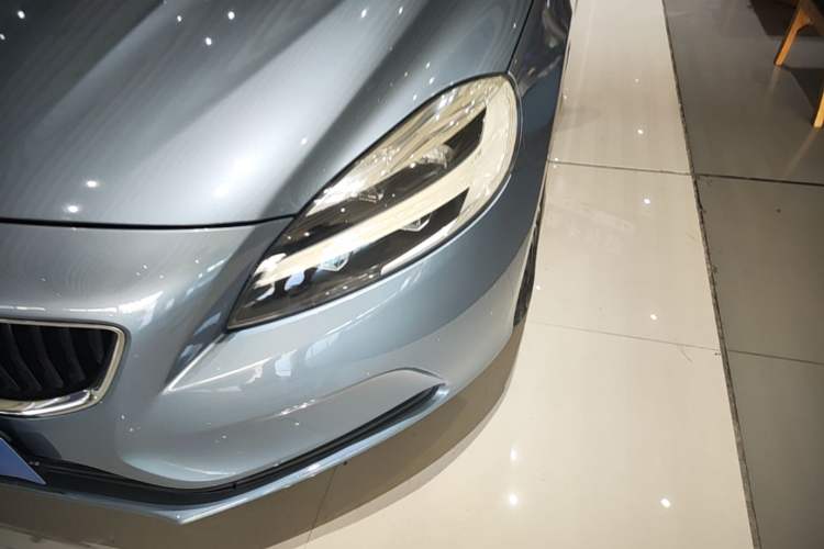 Used Volvo V40 2017 T3 Zhiyi Edition Left Front Headlight