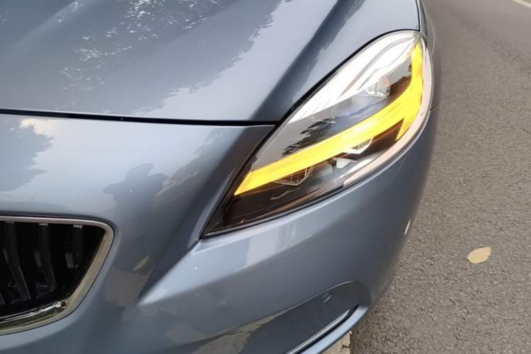 Used Volvo V40 2017 T3 Zhiya Edition Left Front Headlight