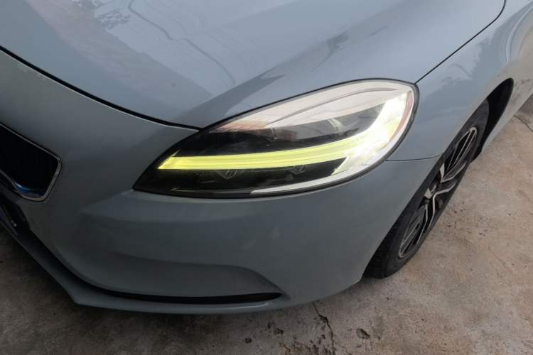 Used Volvo V40 2017 T3 Zhiyi Edition Left Front Headlight