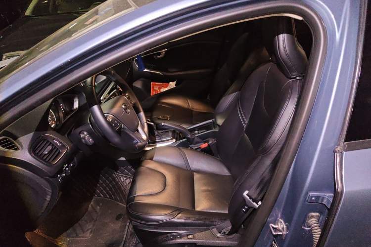 Used Volvo V40 2017 T3 Zhiyi Edition Left Front Seat