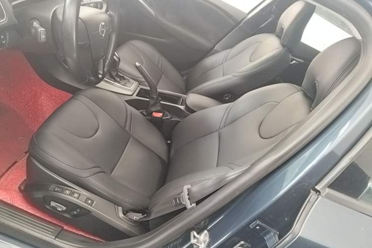 Used Volvo V40 2017 T3 Smart Edition Left Front Seat