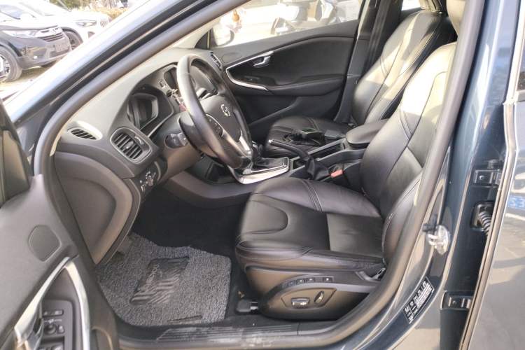 Used Volvo V40 2017 T3 Zhiyi Edition Left Front Seat