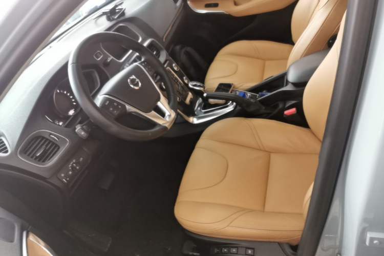Used Volvo V40 2017 T3 Zhiyi Edition Left Front Seat