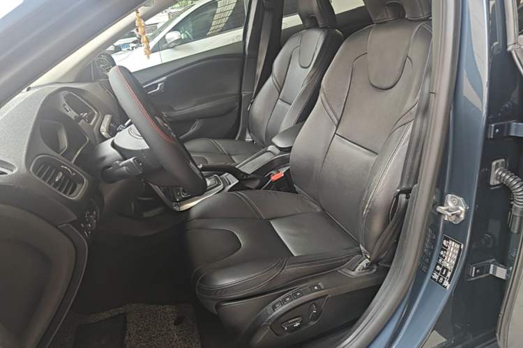 Used Volvo V40 2017 T3 Zhiyi Edition Left Front Seat