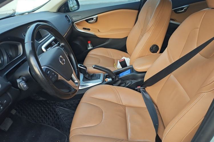 Used Volvo V40 2017 T4 Smart Luxury Edition Left Front Seat