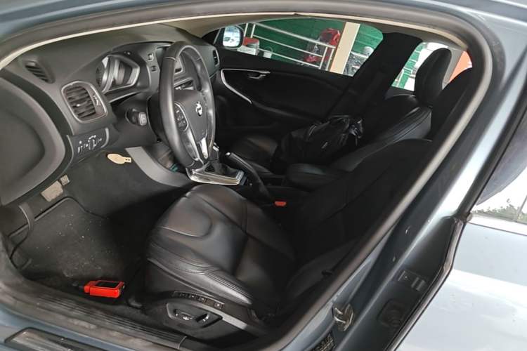 Used Volvo V40 2017 T3 Zhiyi Edition Left Front Seat