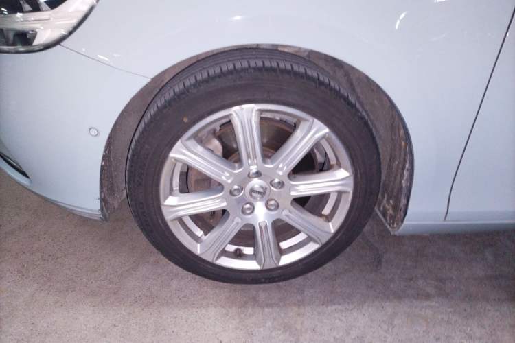 Used Volvo V40 2017 T3 Zhiya Edition Left Front Wheel Hub