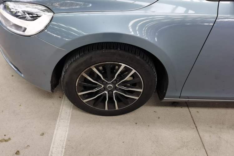 Used Volvo V40 2017 T3 Zhiyi Edition Left Front Wheel Hub