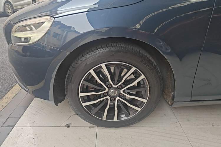 Used Volvo V40 2017 T3 Zhiyi Edition Left Front Wheel Hub