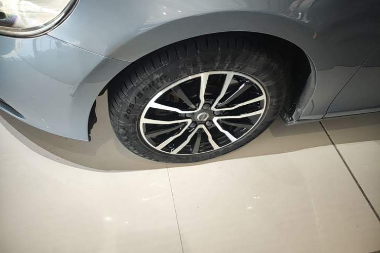 Used Volvo V40 2017 T3 Zhiyi Edition Left Front Wheel Hub