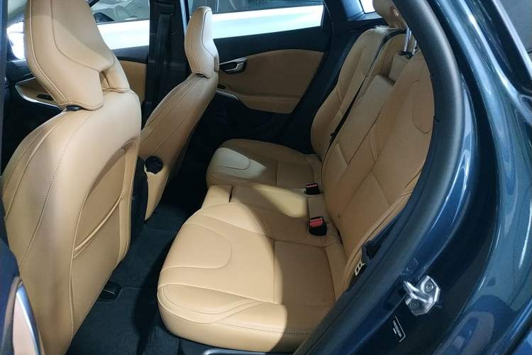 Used Volvo V40 2017 T3 Zhiya Edition Left Rear Seat