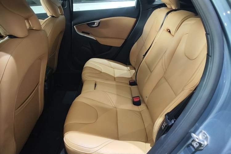 Used Volvo V40 2017 T3 Zhiyi Edition Left Rear Seat