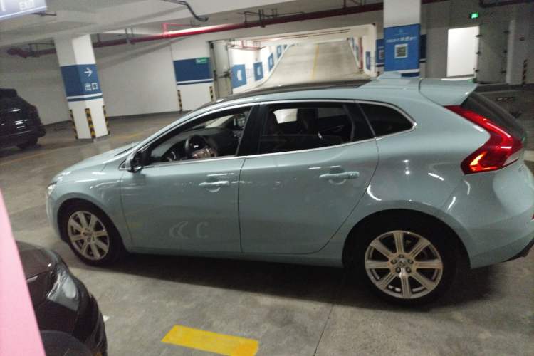 Used Volvo V40 2017 T3 Zhiya Edition Left Side
