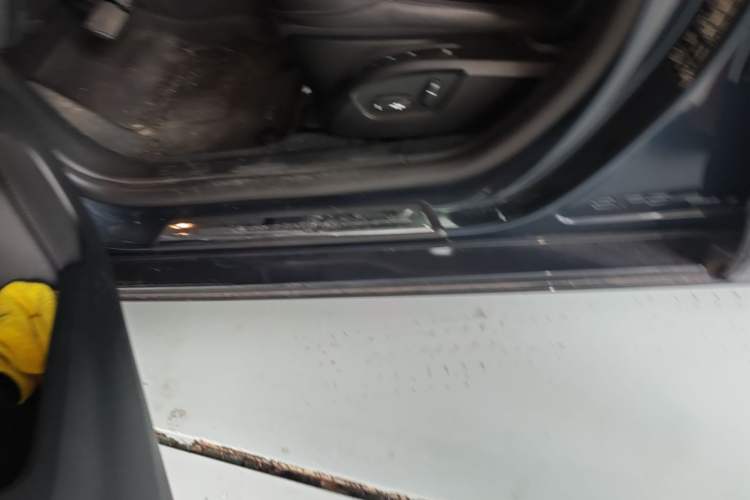 Used Volvo V40 2017 T3 Zhiya Edition Left Side Sill