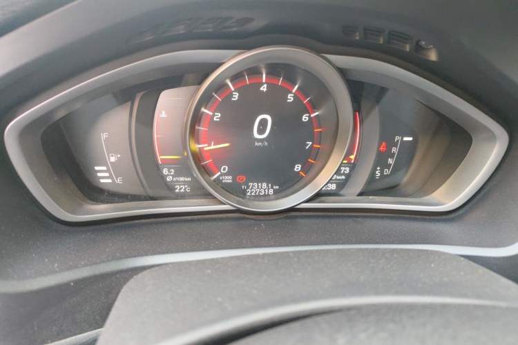 Used Volvo V40 2017 T3 Zhiyi Edition Odometer Close Up