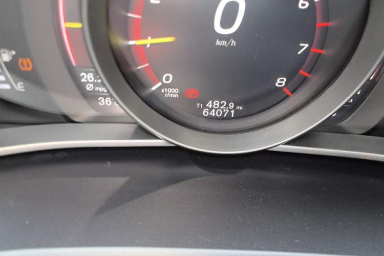Used Volvo V40 2017 T3 Zhiyi Edition Odometer Close Up