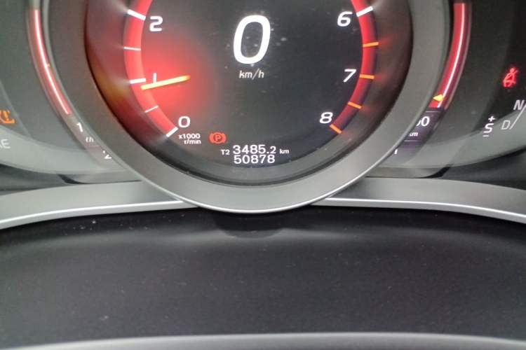 Used Volvo V40 2017 T3 Zhiya Edition Odometer Close Up