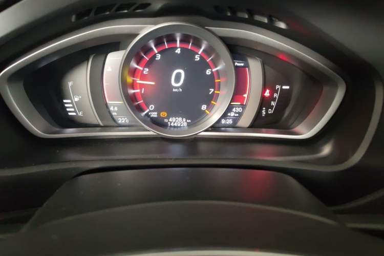 Used Volvo V40 2017 T3 Zhiya Edition Odometer Close Up