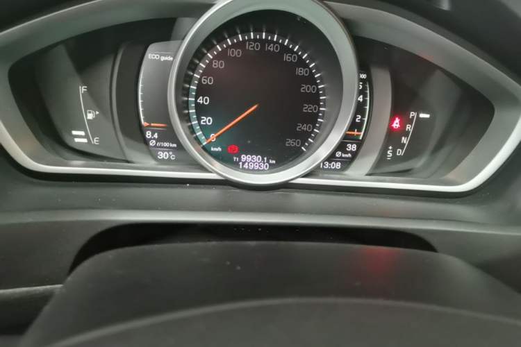 Used Volvo V40 2017 T3 Zhiya Edition Odometer Close Up