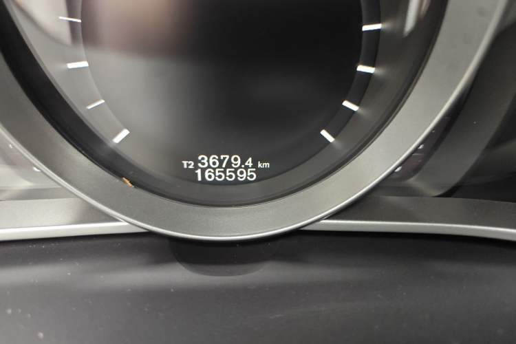 Used Volvo V40 2017 T3 Zhiyi Edition Odometer Close Up