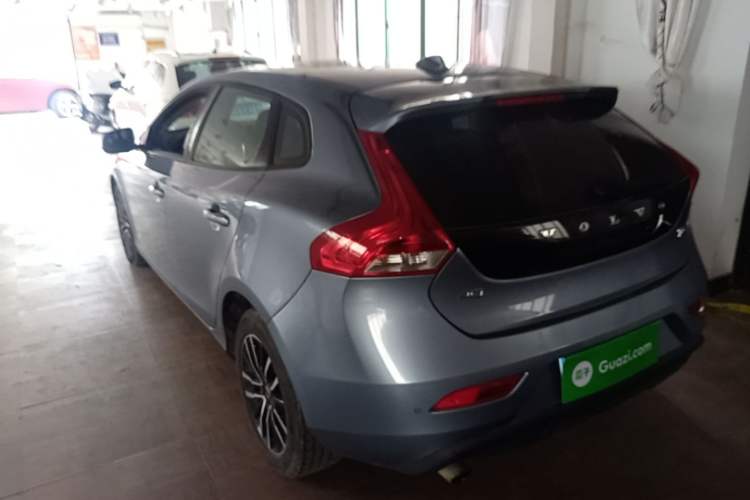 Used Volvo V40 2017 T3 Zhiyi Edition Rear Left 45 Deg