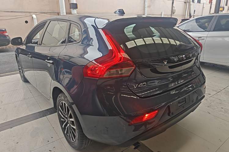 Used Volvo V40 2017 T3 Zhiyi Edition Rear Left 45 Deg