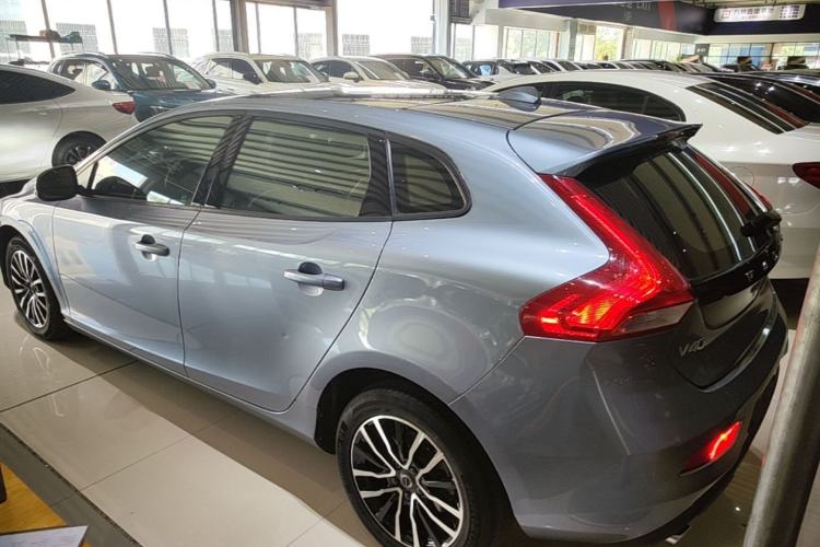 Used Volvo V40 2017 T3 Zhiyi Edition Rear Left 45 Deg
