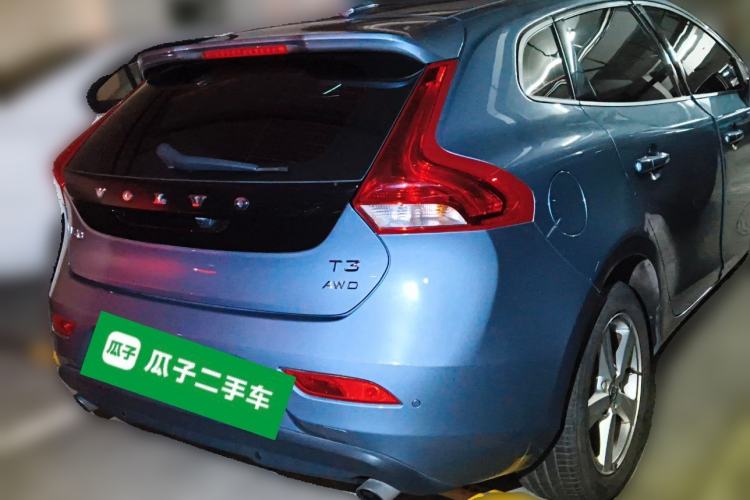 Used Volvo V40 2017 T3 Smart Edition Rear Right 45 Deg