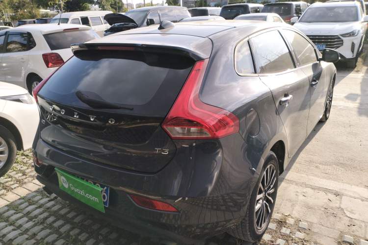 Used Volvo V40 2017 T3 Zhiyi Edition Rear Right 45 Deg